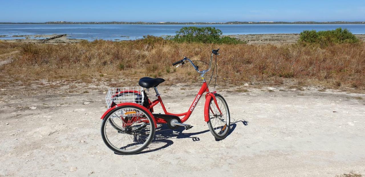 Samphire: Coorong Accommodation Meningie Екстериор снимка